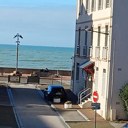 Appartement Avec Balcon Au 1Er Etage Vue Laterale Mer A 50 Metres De La Plage A Mers Les Bains. ภายนอก รูปภาพ