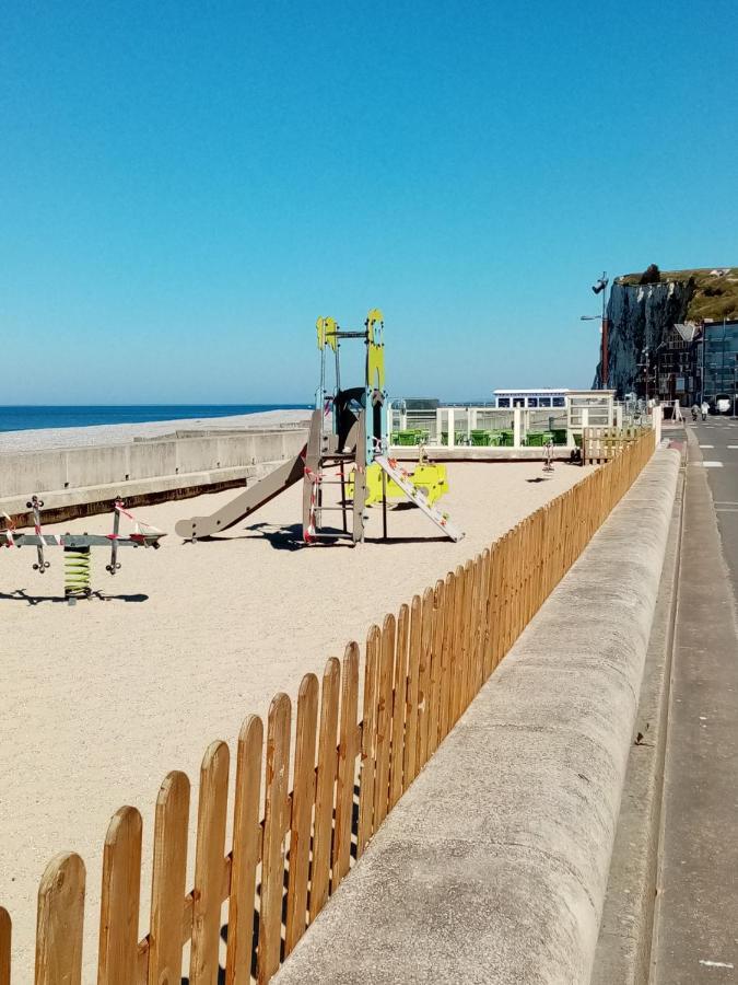 Appartement Avec Balcon Au 1Er Etage Vue Laterale Mer A 50 Metres De La Plage A Mers Les Bains. ภายนอก รูปภาพ